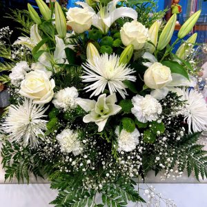 Centro flor fresca funeral Zodiaco
