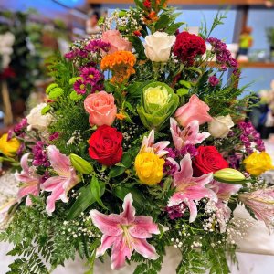 Centro flor fresca funeral Metis