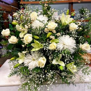 Centro flor fresca funeral Neredia
