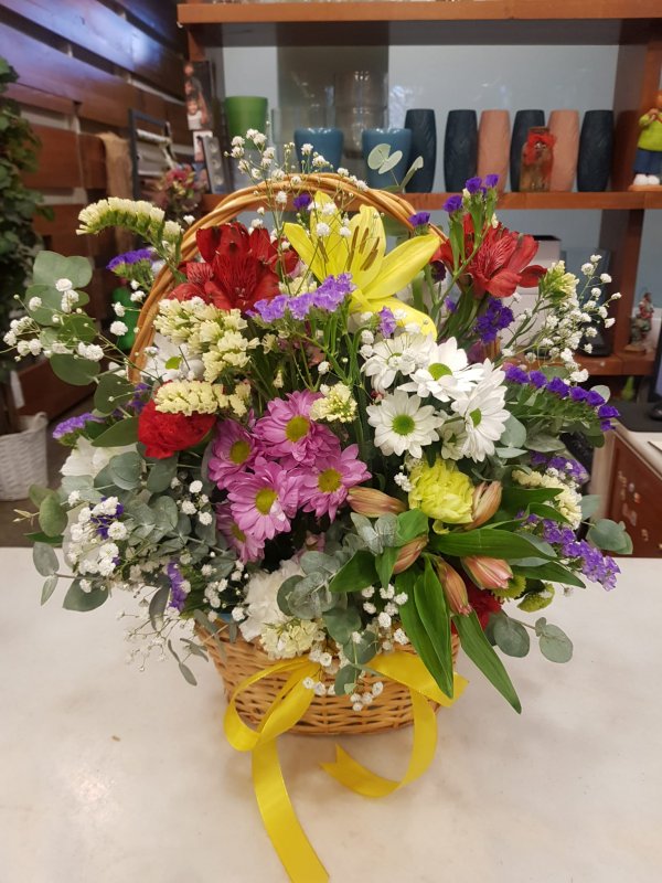 Cesta de flor variada. Pandora